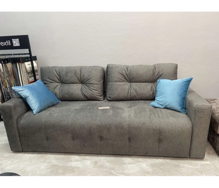 Стильний та функціональний диван-трансформер з елегантною каретною стяжкою