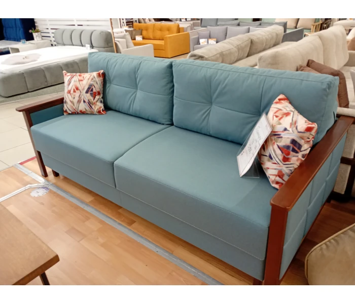 Двомісний диван з дерев'яним каркасом 