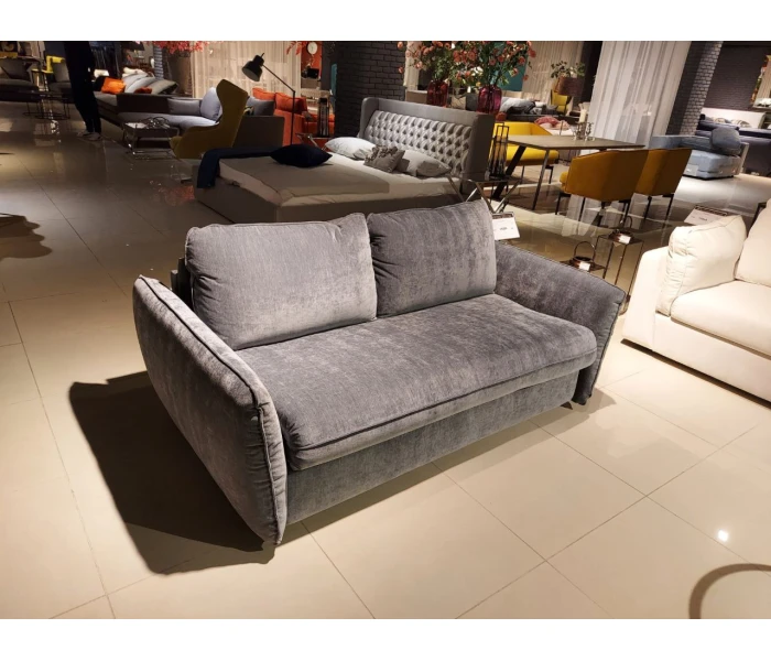 Лаконічний диван з м'якою оббивкою