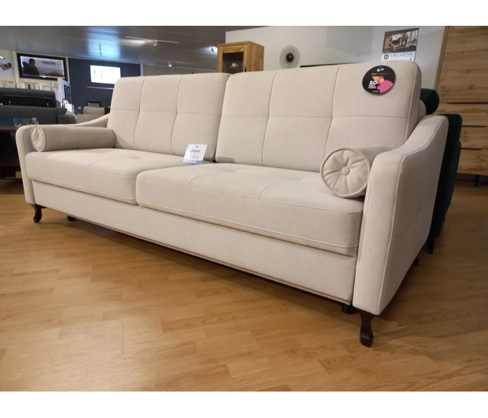 Кремовый диван на фигурных ножках