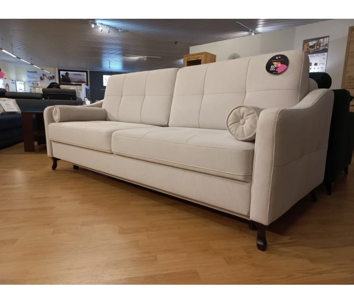 Кремовый диван на фигурных ножках