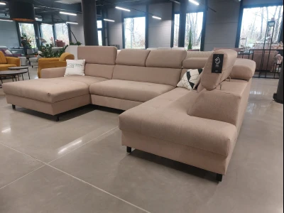 Большой П-образный диван цвета капучино с регулируемыми подголовниками