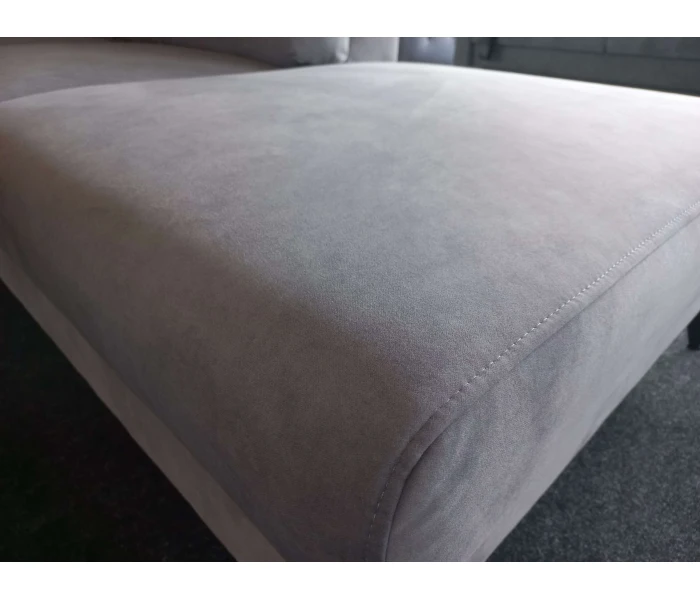 Просторный угловой диван для гостиной