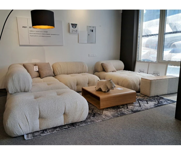 Багатосекційний диван з вільним компонуванням