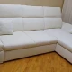 Кутовий диван-ліжко білий з підйомними підголівниками