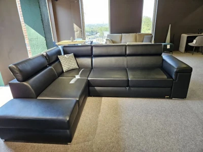 Кутовий диван з регульованими підголівниками