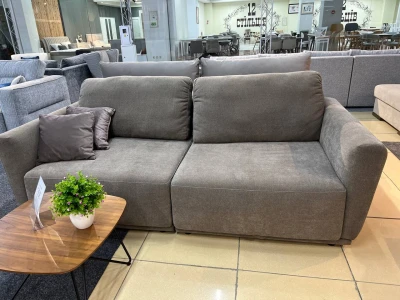 Двухместный модульный диван с массивными боковинами