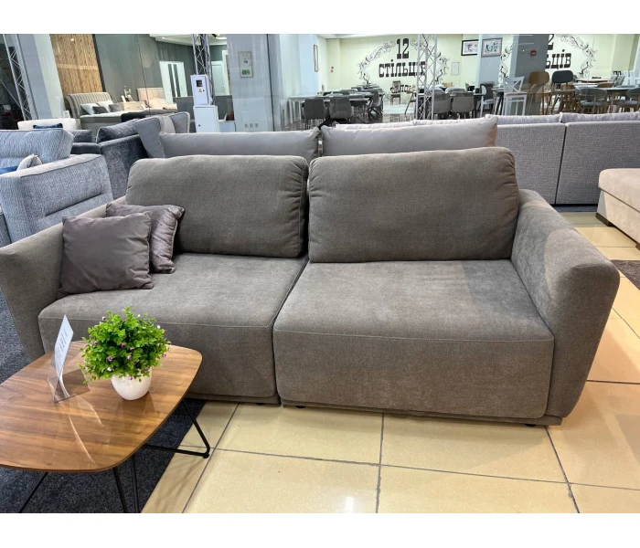 Двухместный модульный диван с массивными боковинами