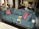 Прямий тримісний диван в бірюзовій оббивці