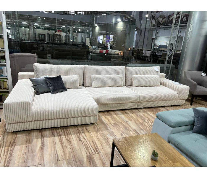 Кремовый Г-образный диван с широким шезлонгом