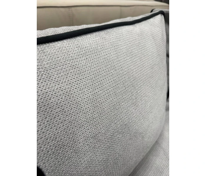 Прямий розкладний диван з контрастним чорним кантом