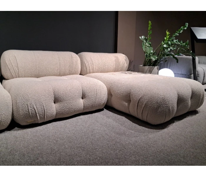 Диван-трансформер из объемных секций