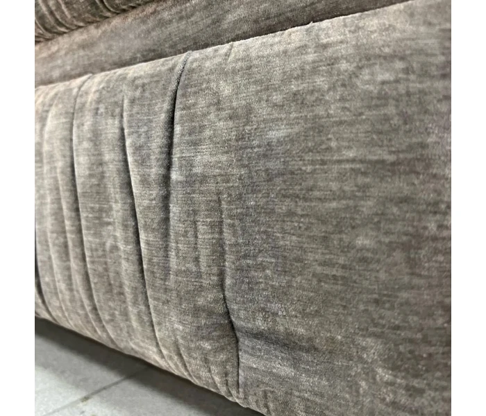 Комфортний кутовий диван із шеніловою текстурою