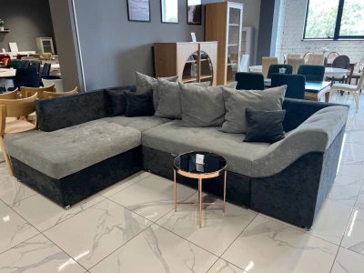 Двухцветный угловой диван с закругленными подлокотниками