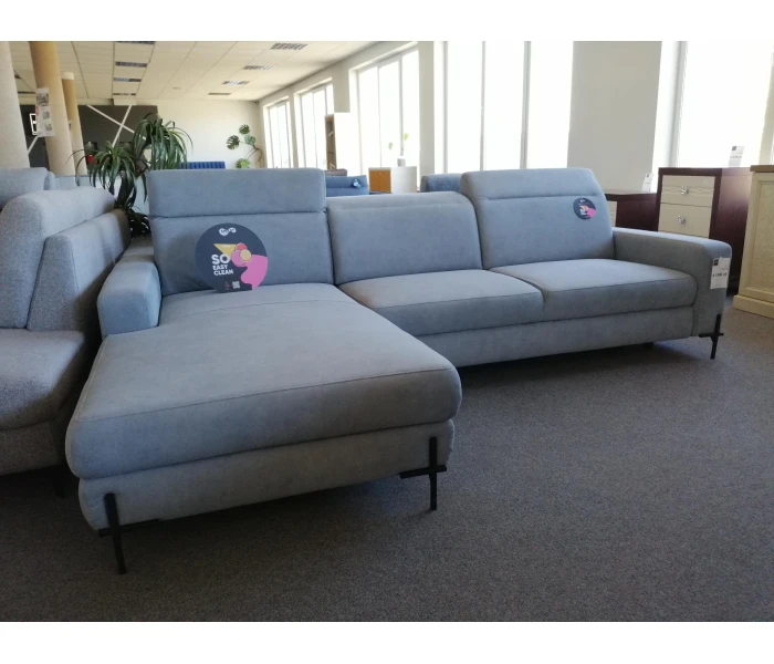 Современный диван с регулируемыми подголовниками