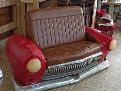 Авторський диван у стилі ретро-авто з екошкіри