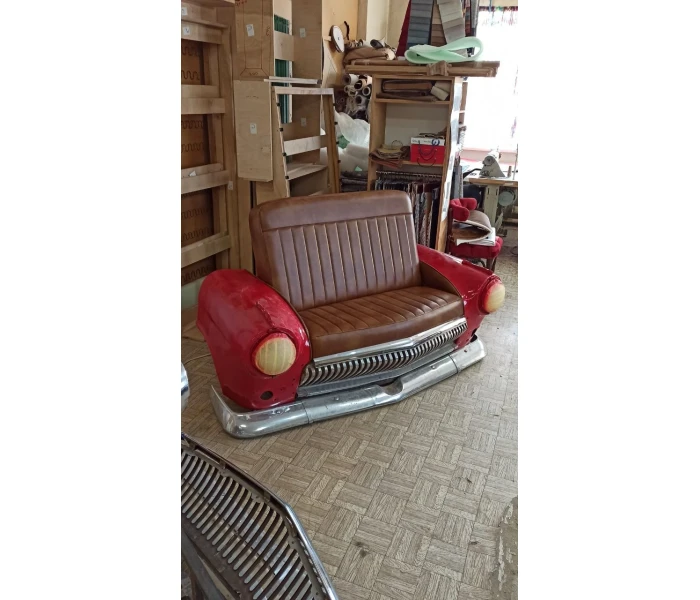 Авторський диван у стилі ретро-авто з екошкіри