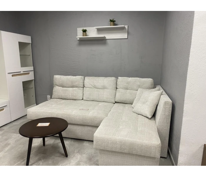 Кутовий диван з широким сидінням для відпочинку