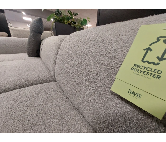 Елегантний збірний диван із м'якими контурами