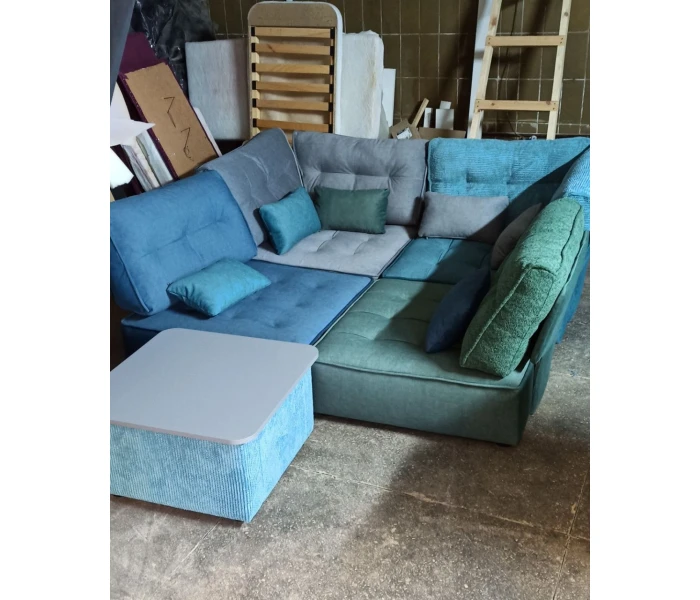 Перетяжка безкаркасного модульного дивана з комбінацією відтінків велюру