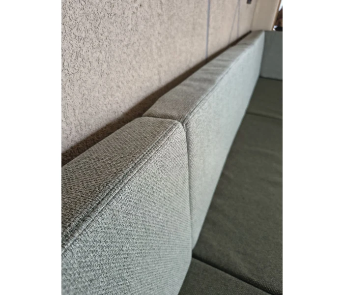 Оббивка м'яких сидінь для садової альтанки