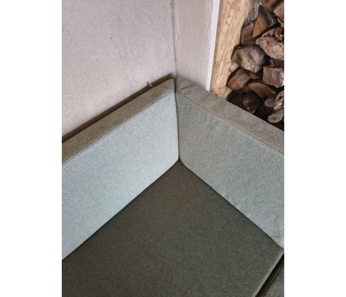 Оббивка м'яких сидінь для садової альтанки