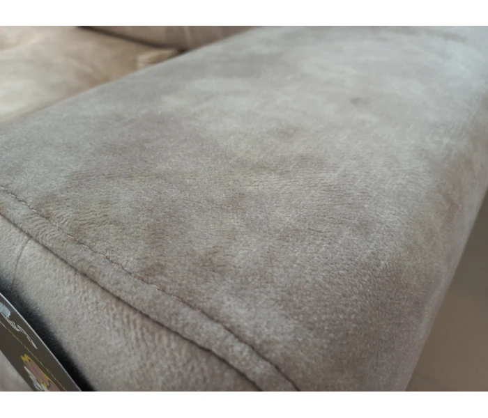 Бежевый диван с регулируемым изголовьем