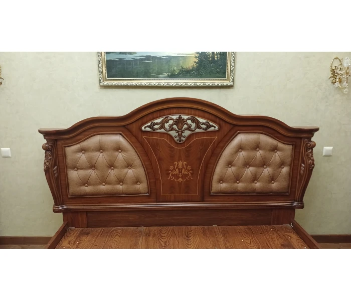 Заміна оббивки декоративних вставок узголів'я