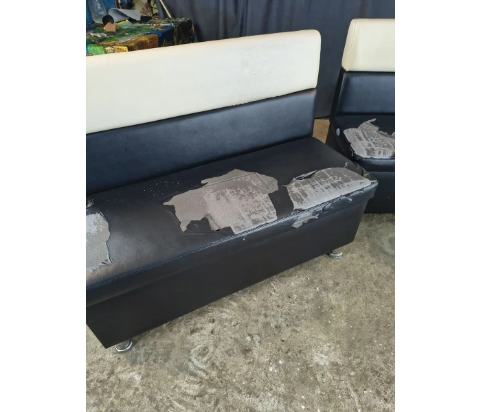 Перетяжка модульного кутового дивана для HoReCa з комбінованою оббивкою