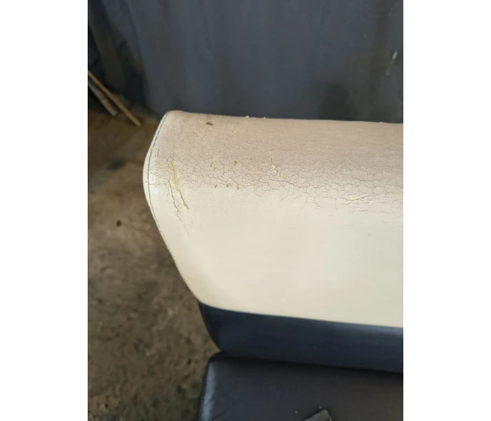 Перетяжка модульного кутового дивана для HoReCa з комбінованою оббивкою