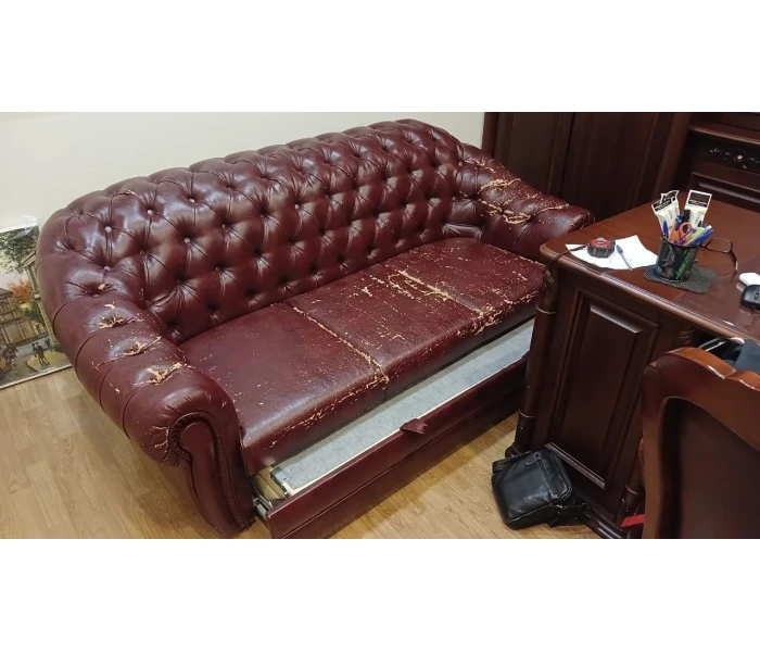 Оновлення класичного дивана з каретною стяжкою