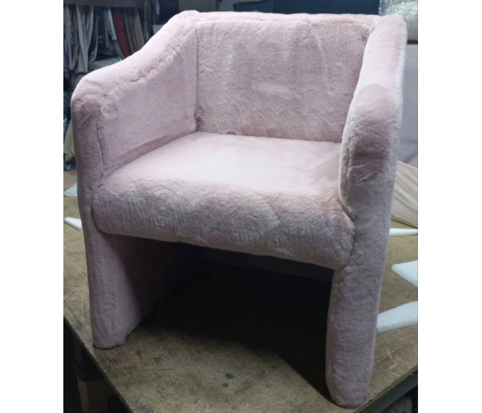 Мягкое кресло с уникальной монолитной конструкцией