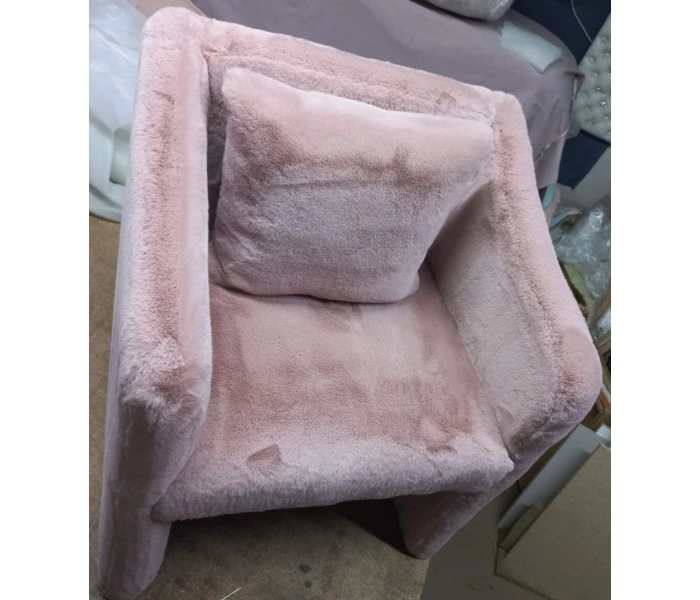 Мягкое кресло с уникальной монолитной конструкцией