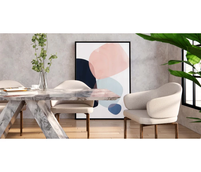 Кресло для столовой с мягкой обивкой и полукруглыми подлокотниками