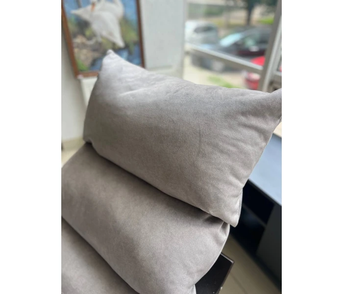 Кресло-качалка с трехсекционной мягкой спинкой