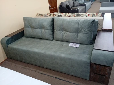 Функциональный диван-кровать с нишами для хранения