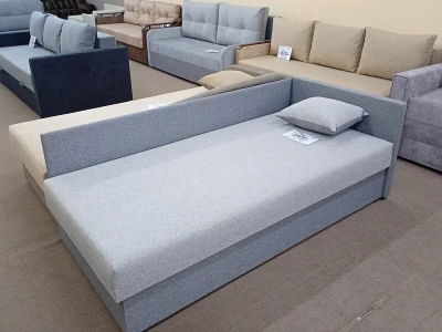 Односпальный диван-кровать серого цвета