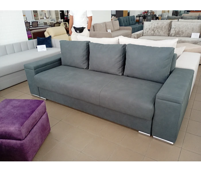 Сучасний розкладний диван сірого кольору