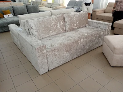 Диван с фактурной обивкой серо-бежевого цвета