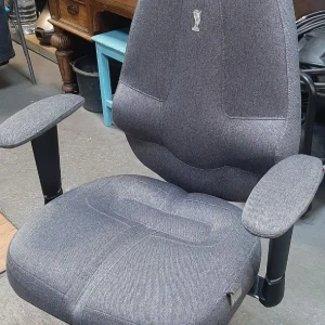 Профессиональная перетяжка кресла в износостойкую ткань