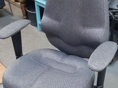 Профессиональная перетяжка кресла в износостойкую ткань