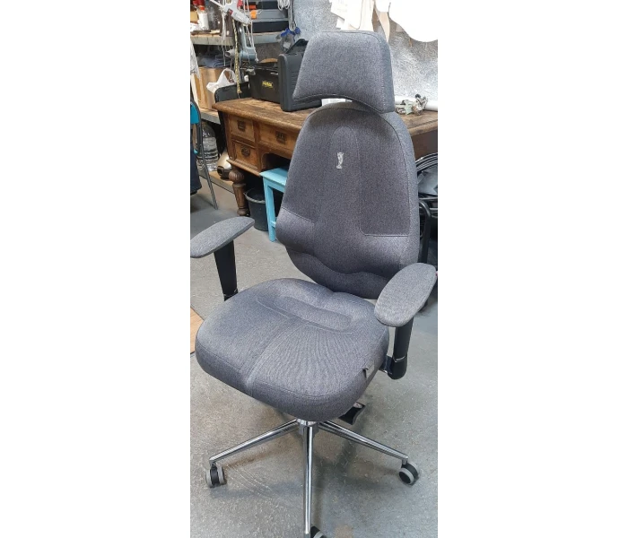 Профессиональная перетяжка кресла в износостойкую ткань