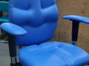 Оновлення комп'ютерного крісла: гладка матова фактура та контурна прошивка