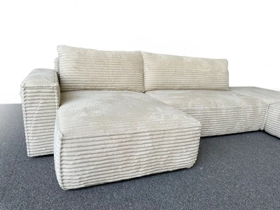 Секционный диван с пуфом и широкими подлокотниками