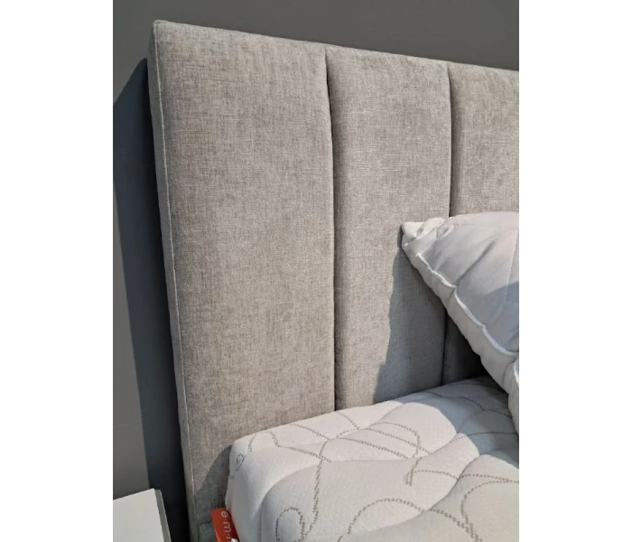 Полутороспальне ліжко з вертикальною стяжкою