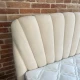 Ліжко м'яке велюрове кремове з фігурним радіальним узголів'ям