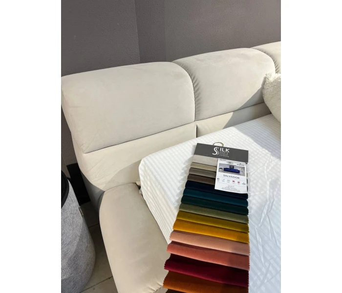 Ліжко-платформа з низьким узголів'ям