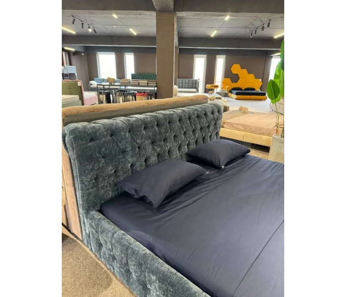 Ліжко з каретною стяжкою по периметру