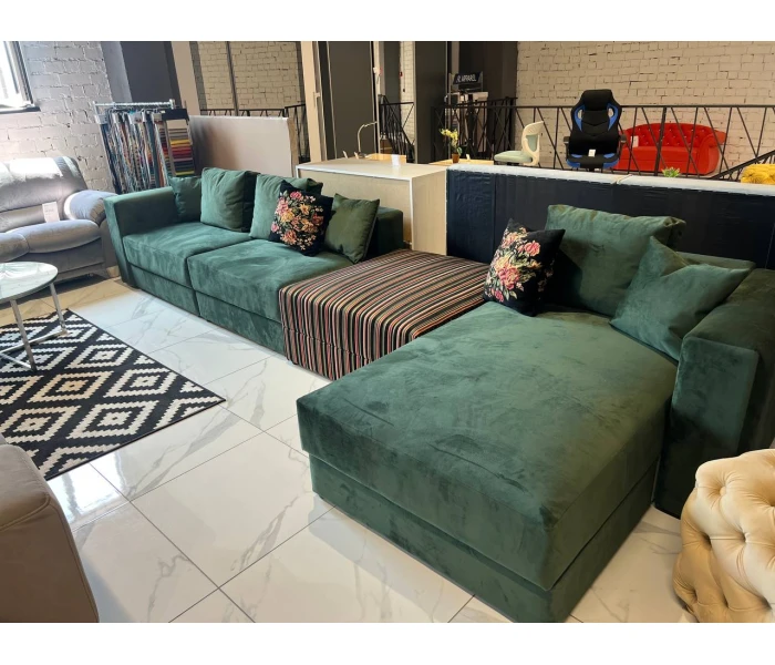 Величезний кутовий диван із глибокою посадкою