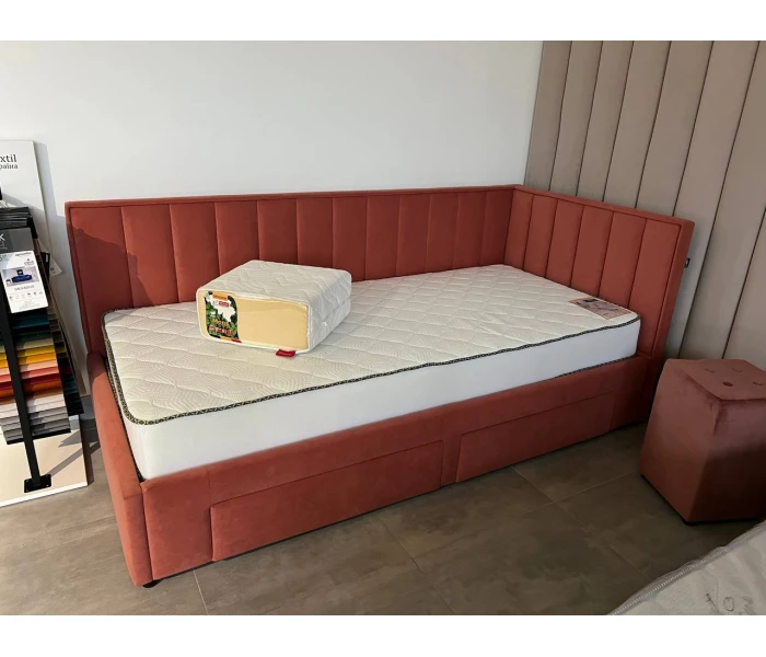 Ліжко кутове дитяче з високими м'якими спинками з вертикальною прошивкою